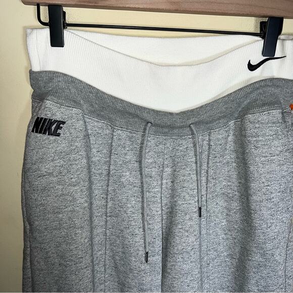 NIKE double lined drawstring joggers L - Picture 3 of 5